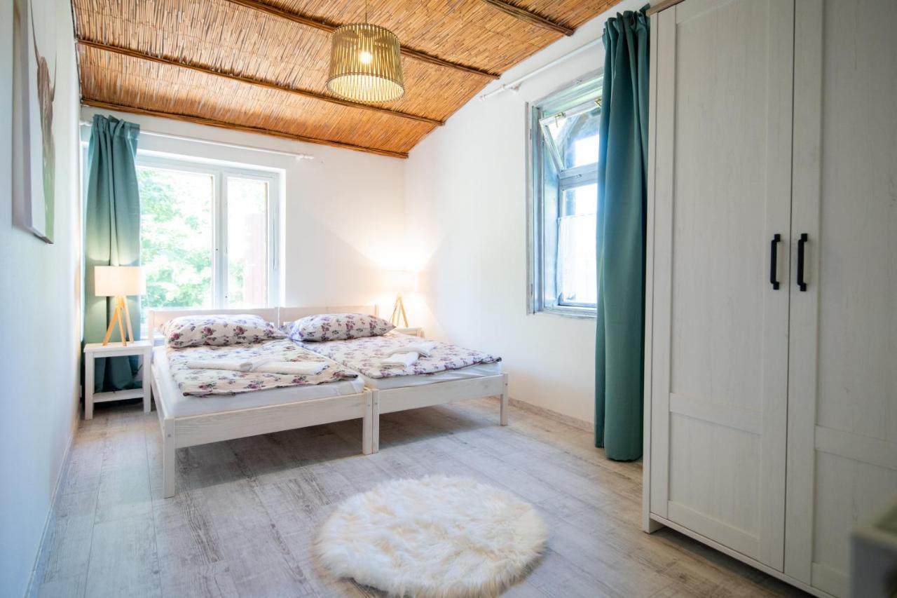 Natura Apartman Tiszafuered Buitenkant foto