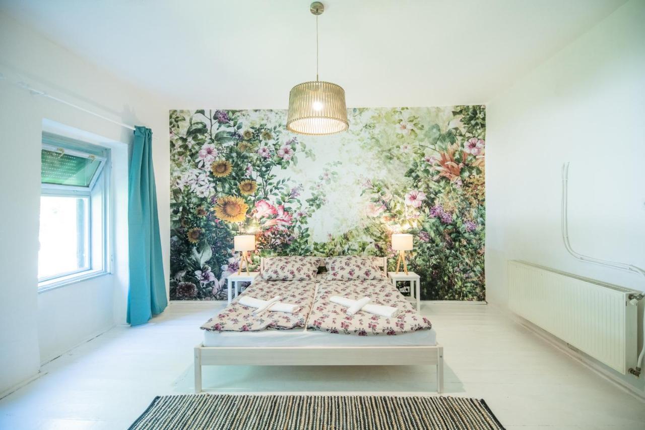 Natura Apartman Tiszafuered Buitenkant foto
