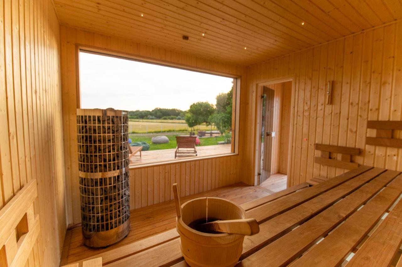 Natura Apartman Tiszafuered Buitenkant foto