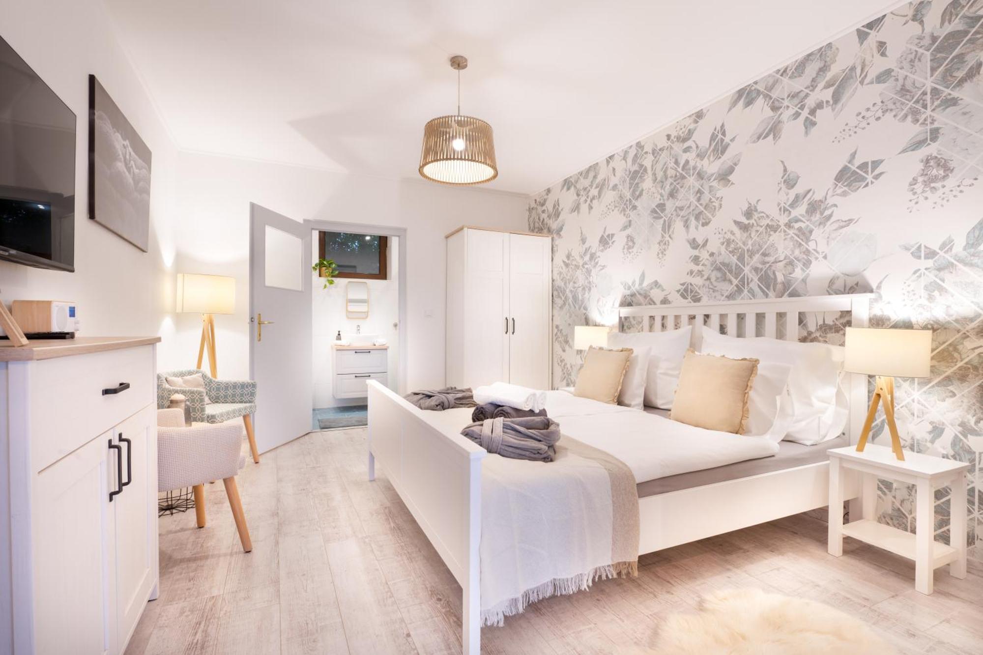 Natura Apartman Tiszafuered Kamer foto