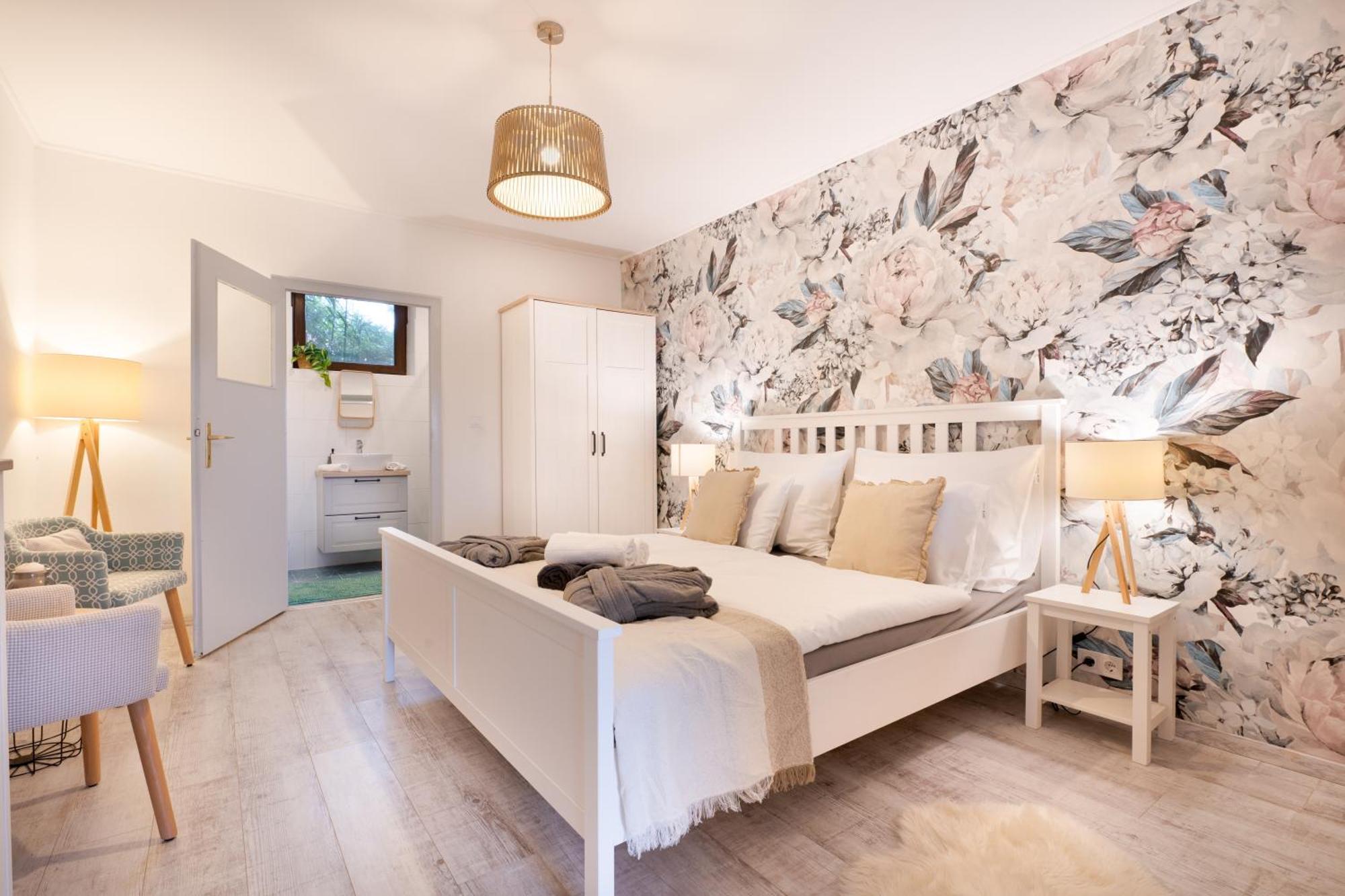 Natura Apartman Tiszafuered Buitenkant foto