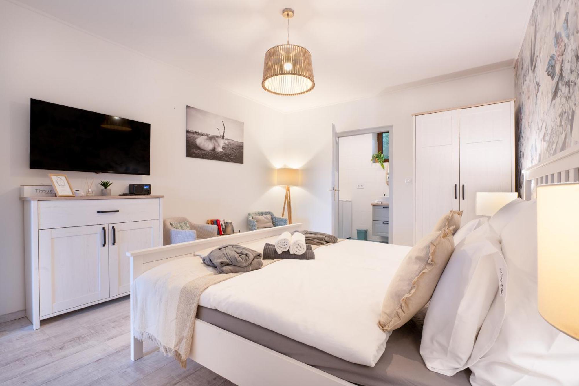 Natura Apartman Tiszafuered Buitenkant foto