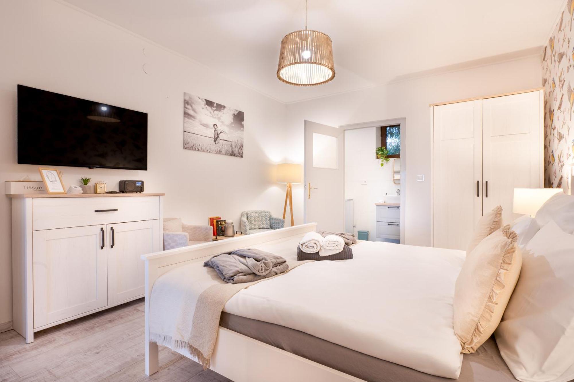 Natura Apartman Tiszafuered Kamer foto